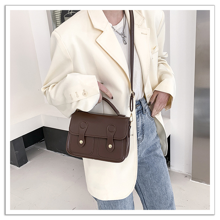 2022 Spring New Retro Cambridge Bag Messenger Small Square Bag 21*15*7cm display picture 1