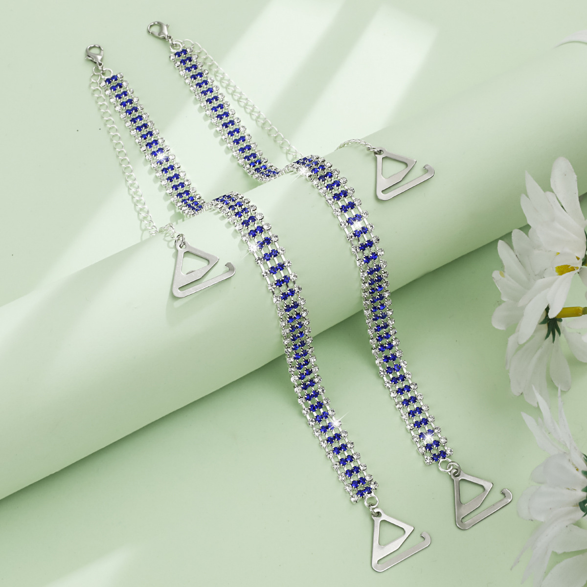 희귀한 다이아몬드 4줄 로얄 블루