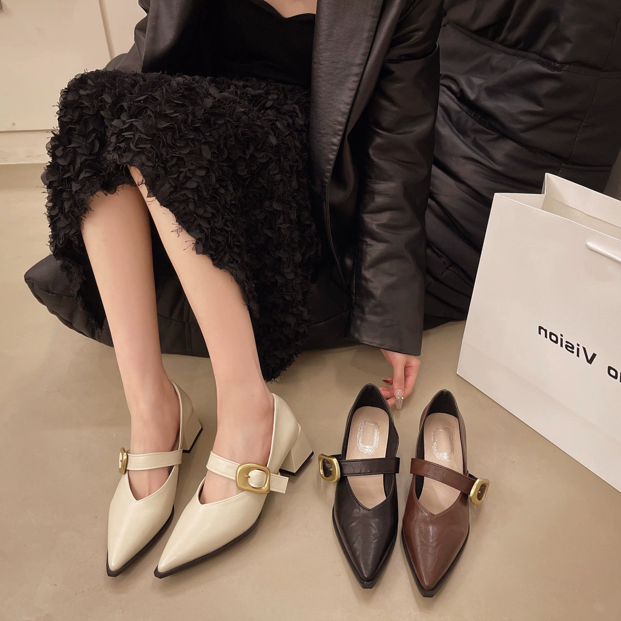 Женские туфли Мэри Джейн на квадратном каблуке, туфли на среднем каблуке с острым носком во французском стиле и пряжкой на ремешке