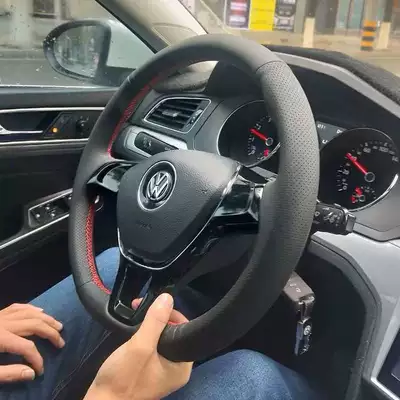 L Tuyue Santana Sagitar — Steering wheel cover - black-leather-and-red-lines-with-holes-on-both-sides-default-items