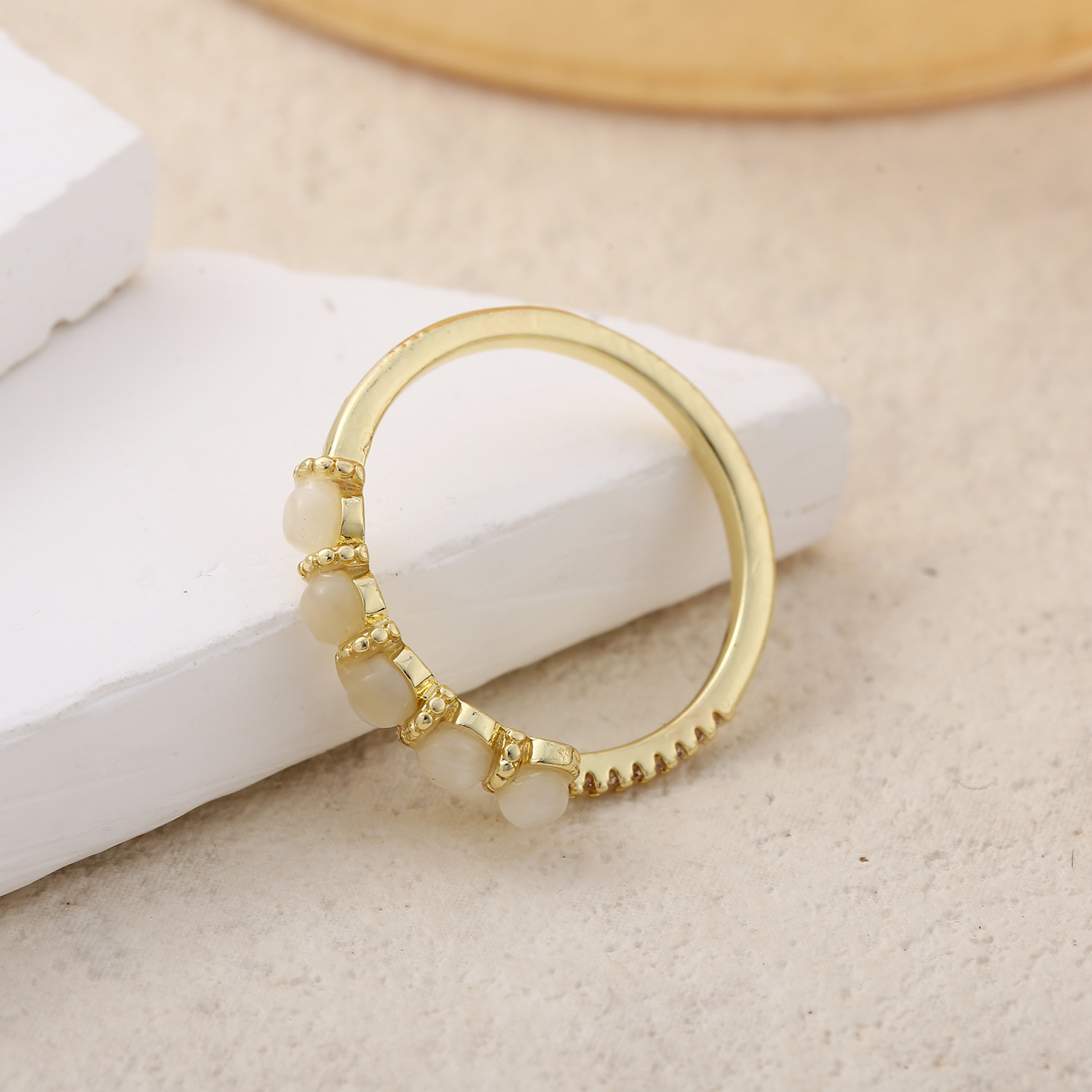 Sparkling Ring For Women, Crafted With Romance.Sleek & Comfortable, Designed To Highlight Your Charm.A Subtle Yet Stunning Piece For Dates,_voghion.com
