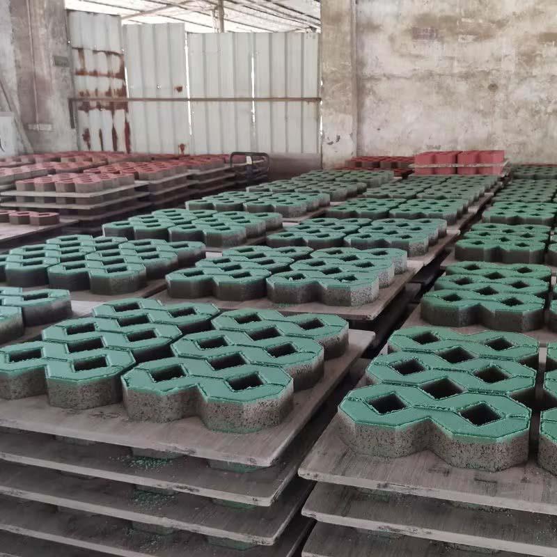 八字砖草坪砖中孔砖园林绿化砖车位专用植草砖本地直发