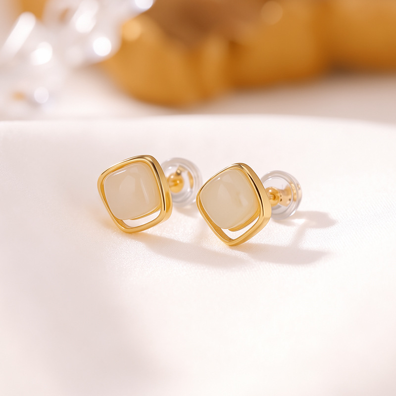 Bông tai bạc S925 mạ vàng đính ngọc bích và hổ phách hình vuông phong cách mới — Kiểu ngọc bích trong