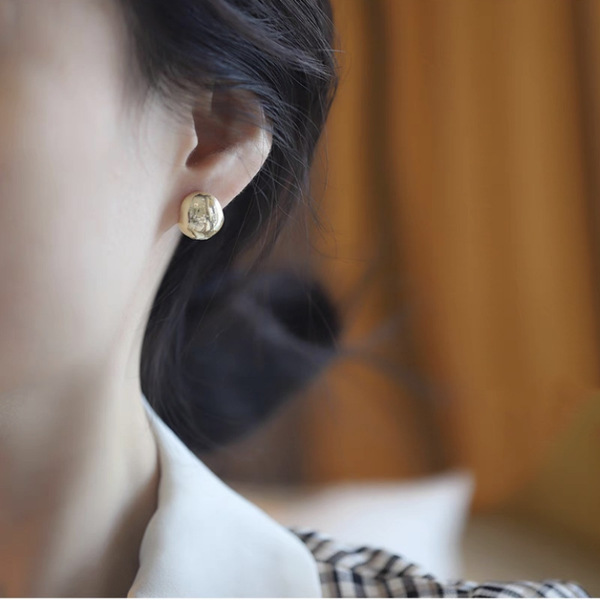 Geometric fashionable elegant design earrings with zircon