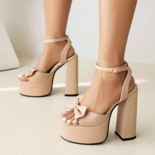 ���Q���Q��a�����Ըдָ��߸���׷�ˮ̨һ�֎��_�R�����Y�߸�Ů