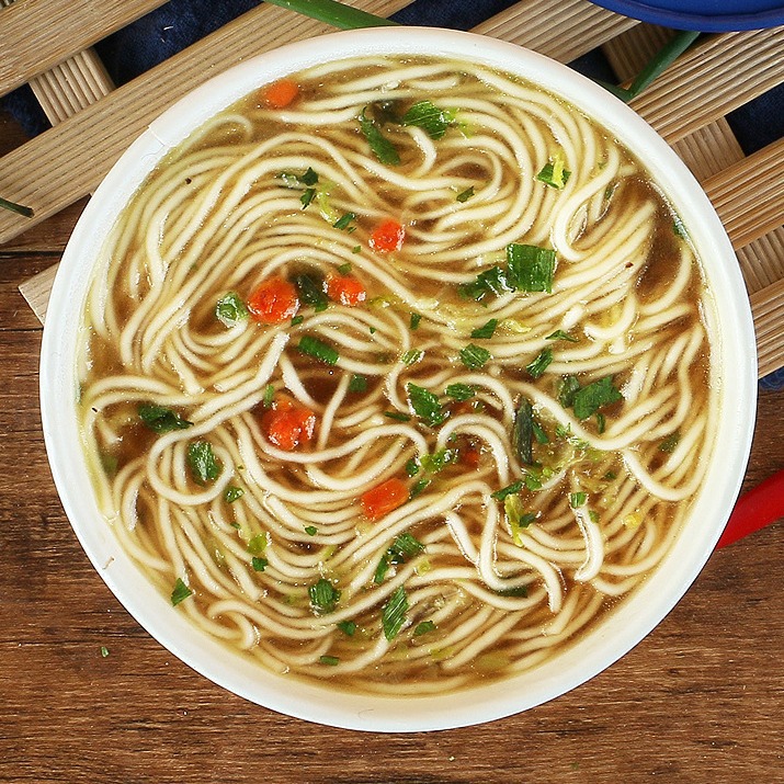 Chewy Mini Craving Lanzhou Beef Noodle 112g Bucket Pack Lazy Instant Food Student No-Cook Instant Noodles Convenient Noodles Bulk Wholesale