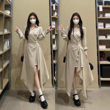 大码女装不规则连衣裙2025秋装新款胖妹妹气质法式感长袖度假裙子