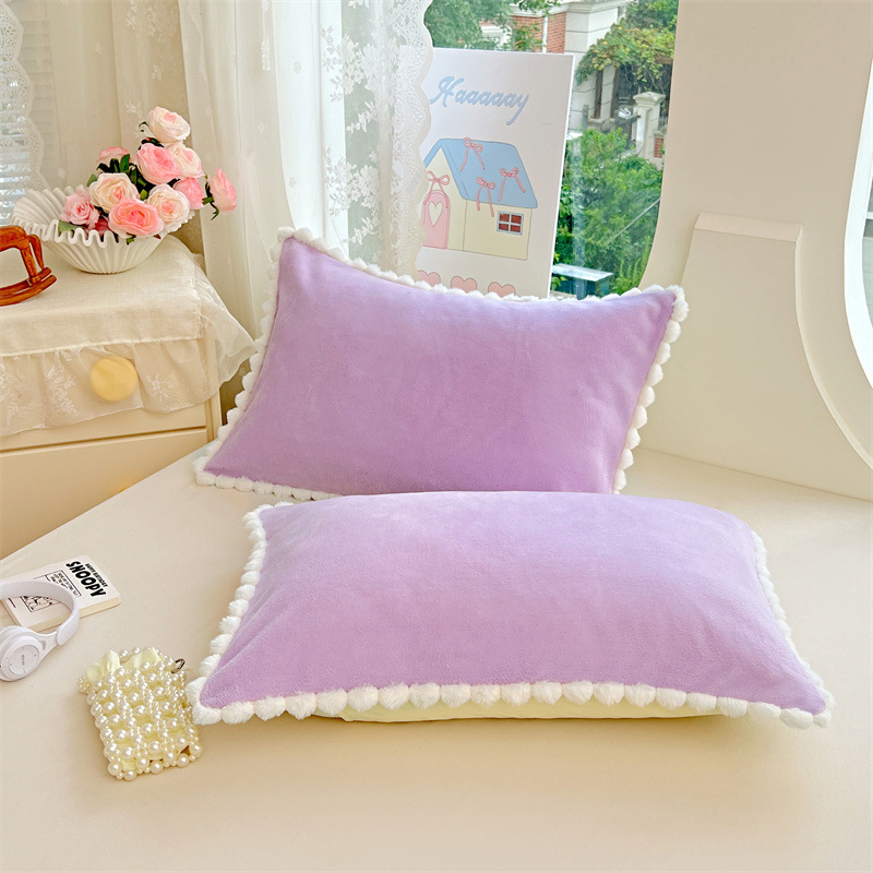 Milk velvet pom-pom lace pillowcase, single-person dormitory flannel pillowcase, coral fleece pillow insert cover, for cross-border e-commerce Milk velvet pom-pom lace pillowcase, single-person dormitory flannel pillowcase, coral fleece pillow insert cover, for cross-border e-commerce
