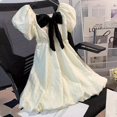 女の子の夏の新型の洋気蝶結びのお姫様のスカートの子供の女の子の流行の甘いワンピース