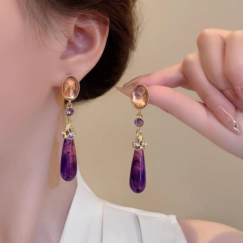 Retro Palace-Style Diamond-Studded Water Drop Earrings, Niche Design, Versatile Trendy Earrings, High-End Hanfu Ancient Style Ear Accessories Retro Palace-Style Diamond-Studded Water Drop Earrings, Niche Design, Versatile Trendy Earrings, High-End Hanfu Ancient Style Ear Accessories