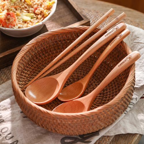 Instagram-famous wooden spoon made of beech wood—long-handled, large-sized spoon perfect for slurping luosifen noodles, serving dishes, or using during food-broadcasting sessions.
