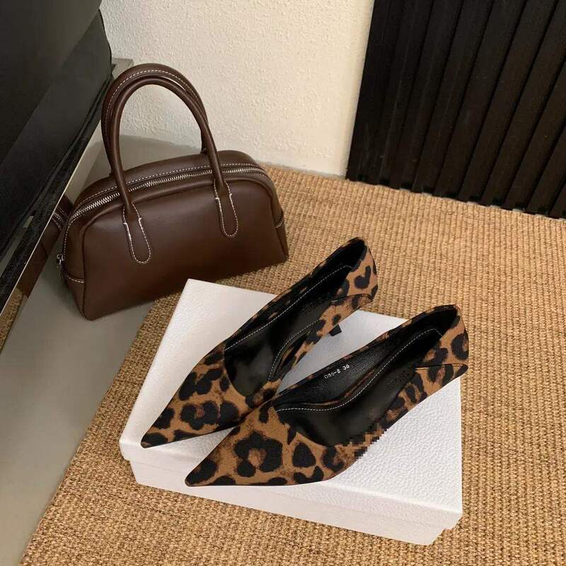 Pointed-Toe Stylish and Sexy Leopard Print High Heels for Women, 2025 New Versatile Soft Leather Shallow Mouth Kitten Heel Pumps