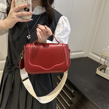 �羳�¿�Ů���R�����r�к��s�߼���Ůʿ�μ���ٴ�玧б���