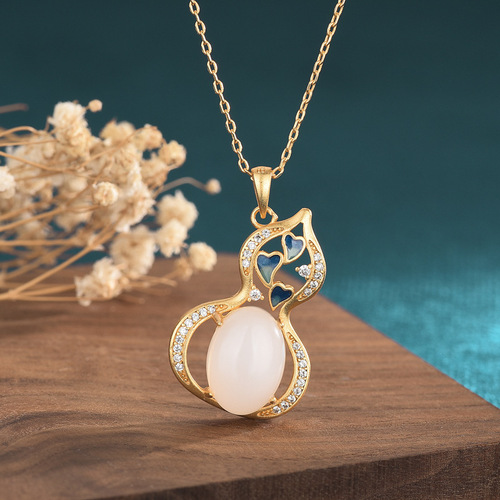 Chinese style cheongsam ancient ornaments necklace palace style design inlaid with Hetian jade retro enamel craft necklace for women