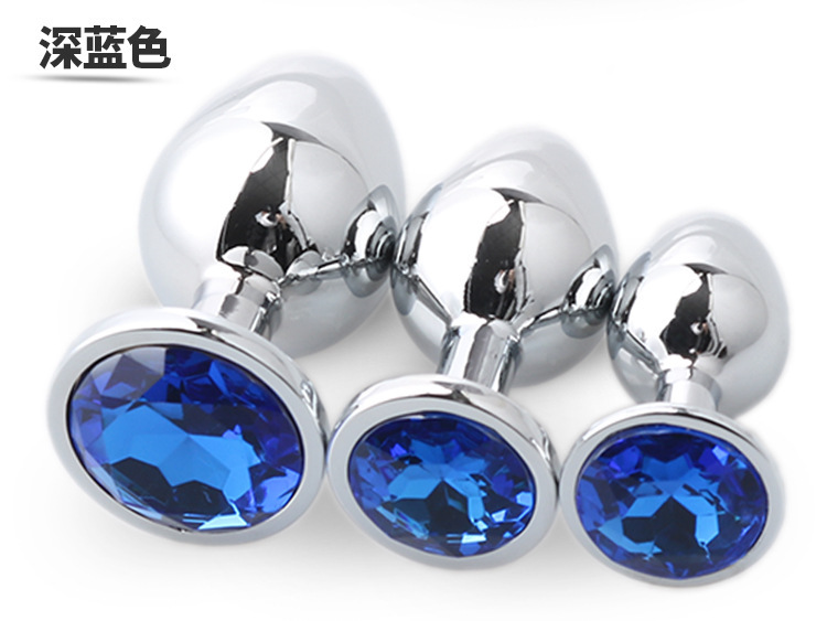 Metal Anal Plug Set with Diamond Detail, 3 Sizes with Velvet Pouch — detail image 25