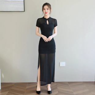 ����ʽ�͹ŕr���Ըк�ɫ�W�������B��ȹ��ɫ�����Ը��������Y��