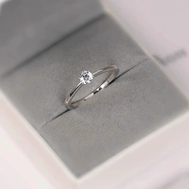 戒指;项链;手链