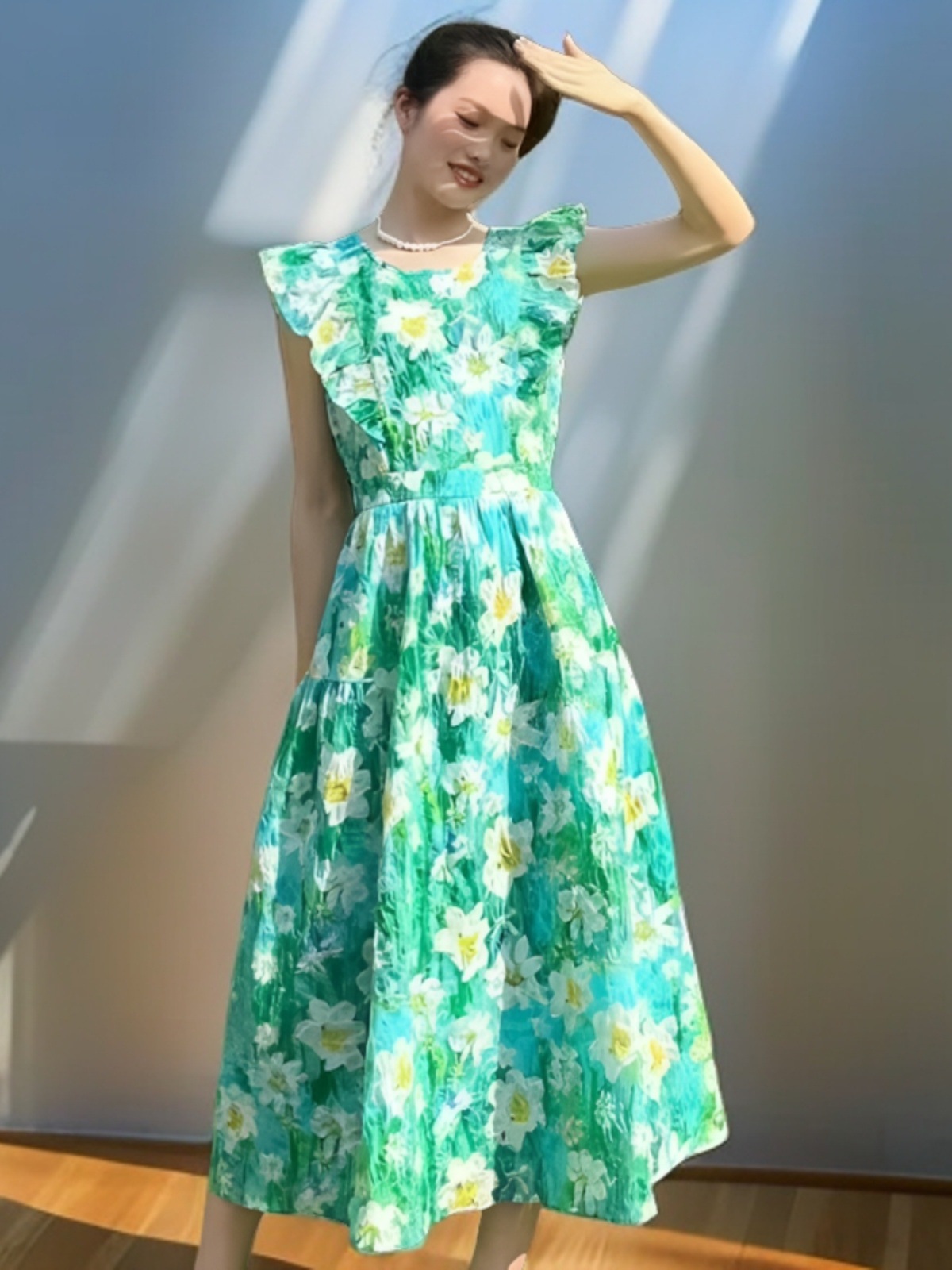 Đầm liền nữ in hoa văn Pháp cổ điển, dáng ôm, không tay — đen