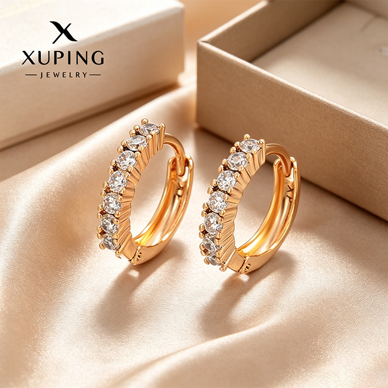 Xuping simple incrustado una sola fila de gemas artificiales aretes geométricos aretes de aleación de cobre aretes de aretes rusos