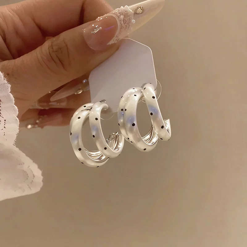 E7104 silver earrings (pair)