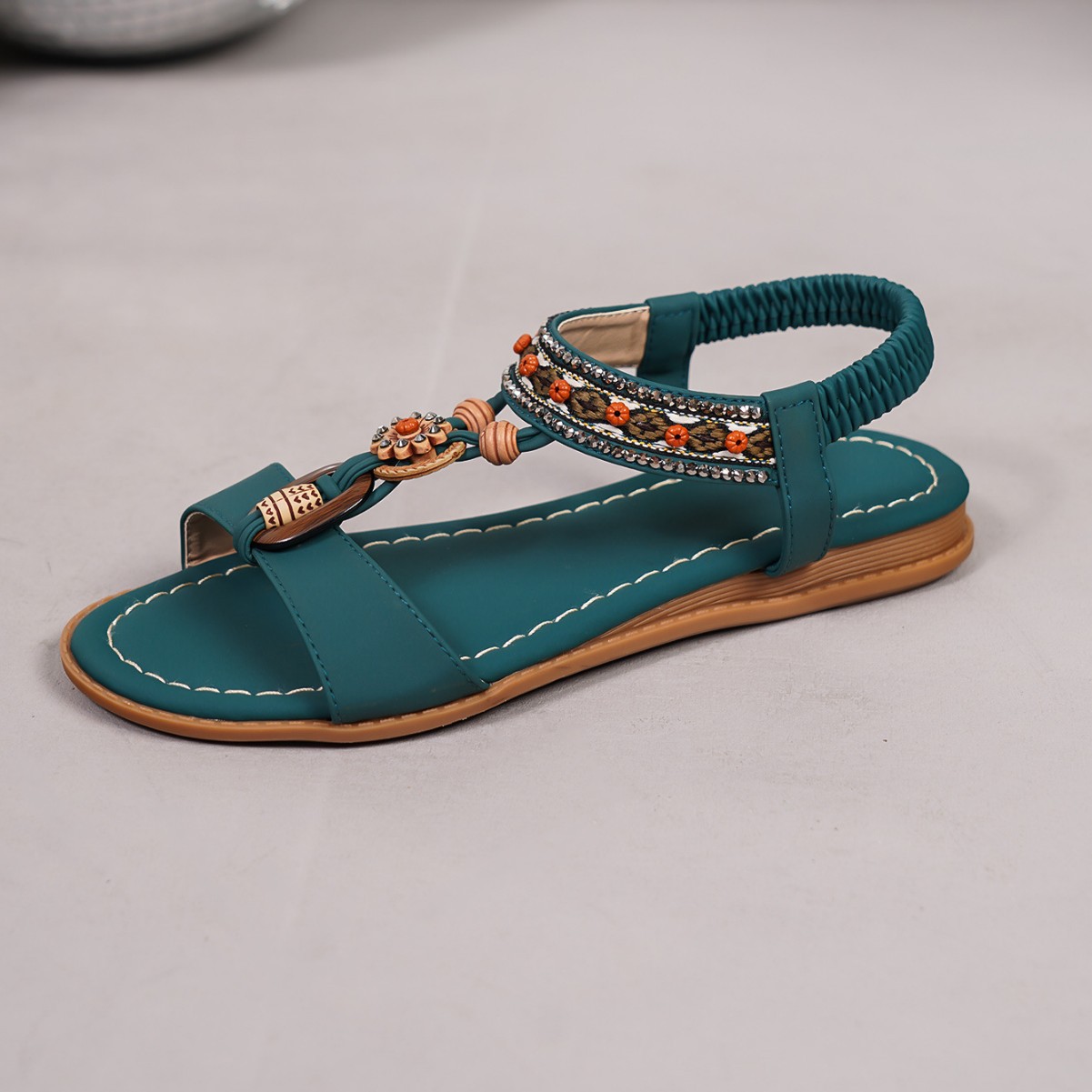 2026 New Women's Sandals With Rhinestones, Large Size, Floral Wooden Buckle, Embroidered Flat Shoes_voghion.com