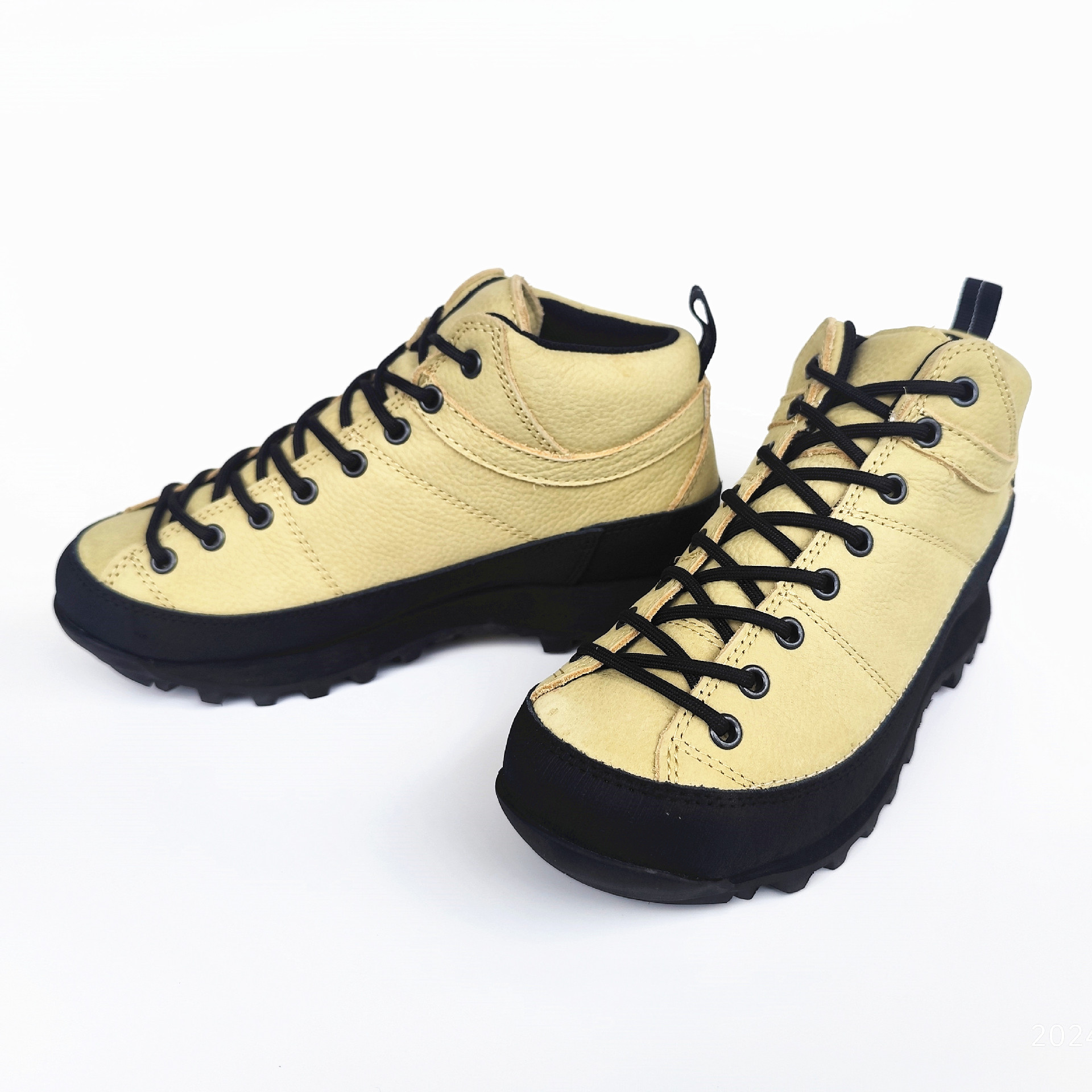ShoeGlobe Dongwu Outdoor Factory Hiking Mountaineering Waterproof Men's Women's Genuine Leather Top Layer Cowhide Sports Shoes_voghion.com