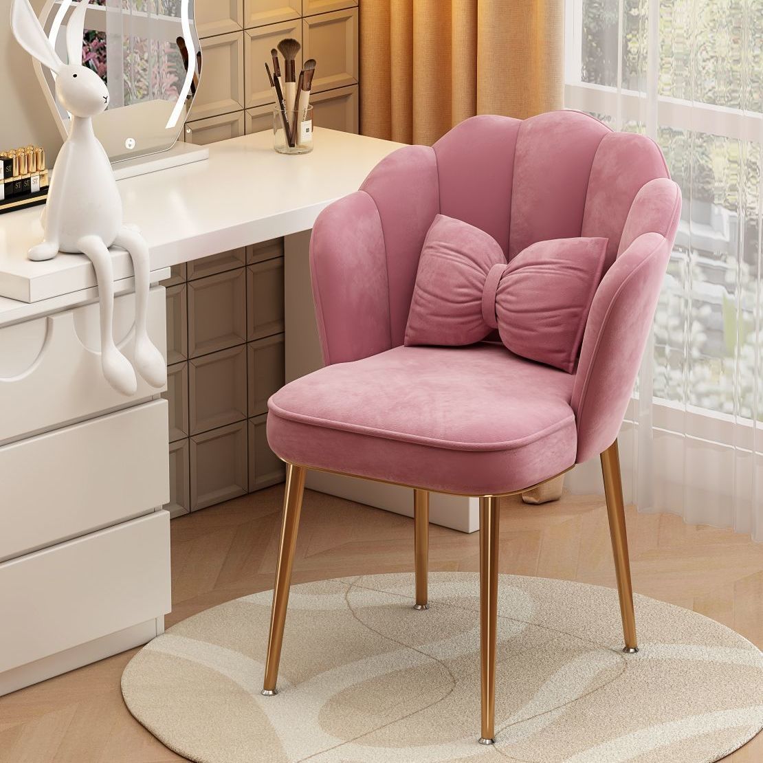 Silla de maquillaje de lujo ligera simple en paquete blando, silla de pétalos domésticos de red moderna, silla de maquillaje de metal multifuncional para dormitorios