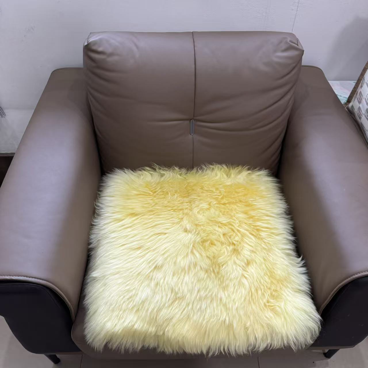 Sheepskin wool integrated car seat cushion, winter thickened real wool three-piece set, long wool warm car fur seat cushion