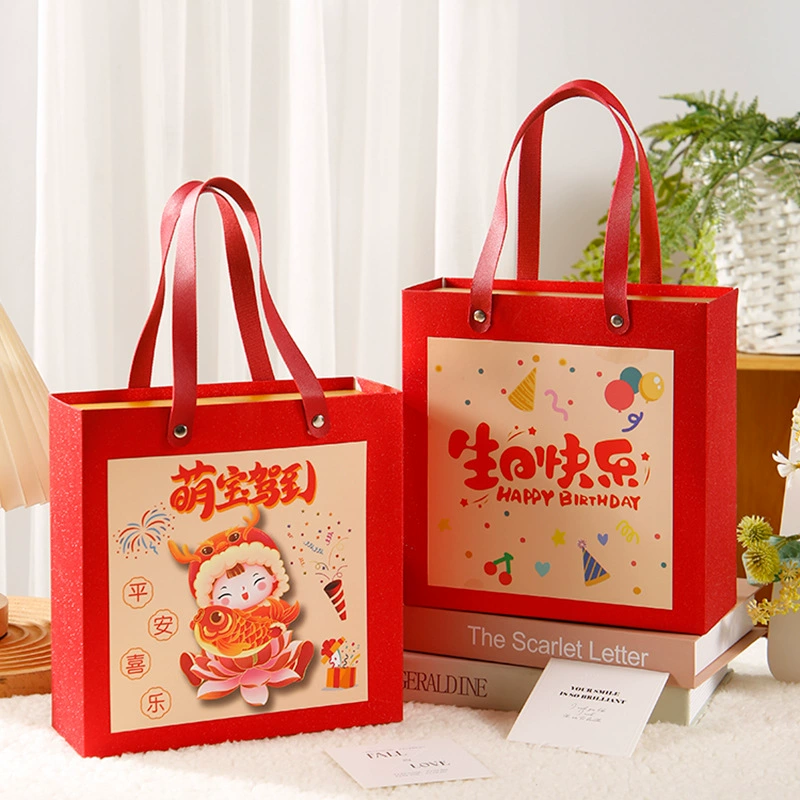 Мэн Бао ездит в коробку с конфеткой для детей