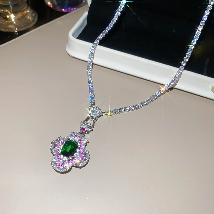 Agujas de plata de diamante cuadrado diamante pernos de aretes de temperamento dulce aretes de aretes de lujo ligero de alta calidad conjunto de joyas exquisitas