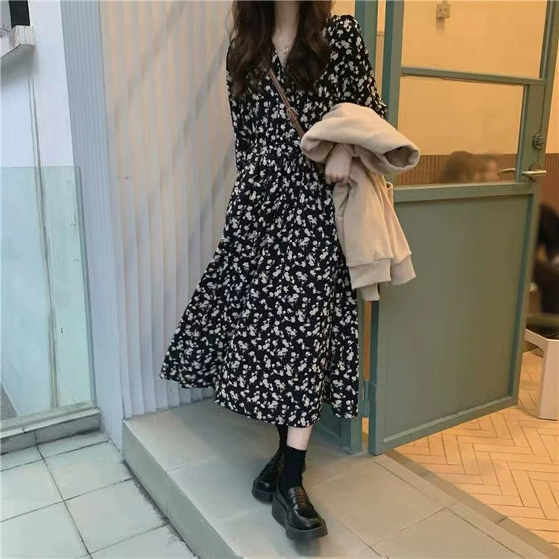 Женская французская юбка с цветочным вырезом 2024 весна и осень новая средняя и длинная нижняя одежда