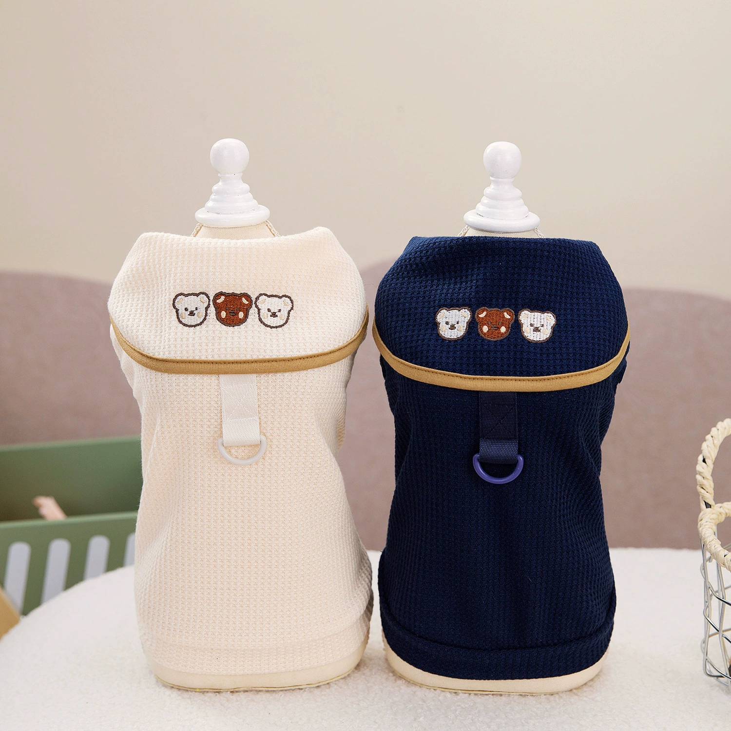 Одежда для собак Одежда для домашних животных весна и лето медведь Тедди Pet жилет футболка 24 три медведя две ноги