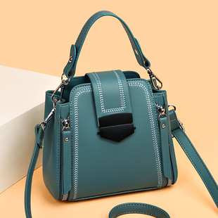 Women's Bag 2025 New Versatile Fashionable Shoulder Crossbody Bag Simple and Elegant Women's Soft Leather Texture Handheld Small Bag