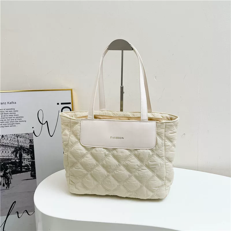 Capacious shoulder bag, demi-season one-shoulder bag, down jacket