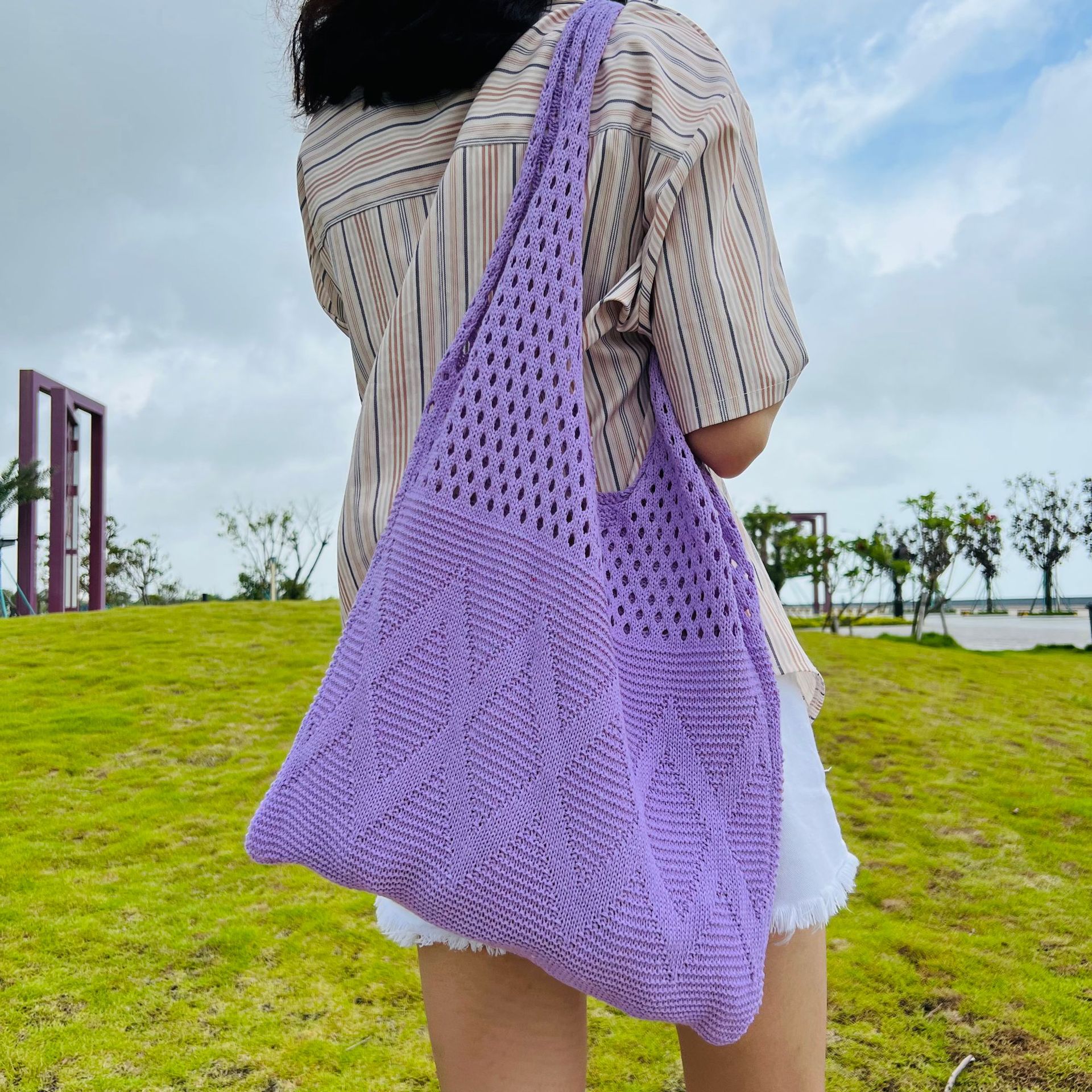 Women's Medium Polyester Solid Color Basic Square Open Shoulder Bag display picture 12