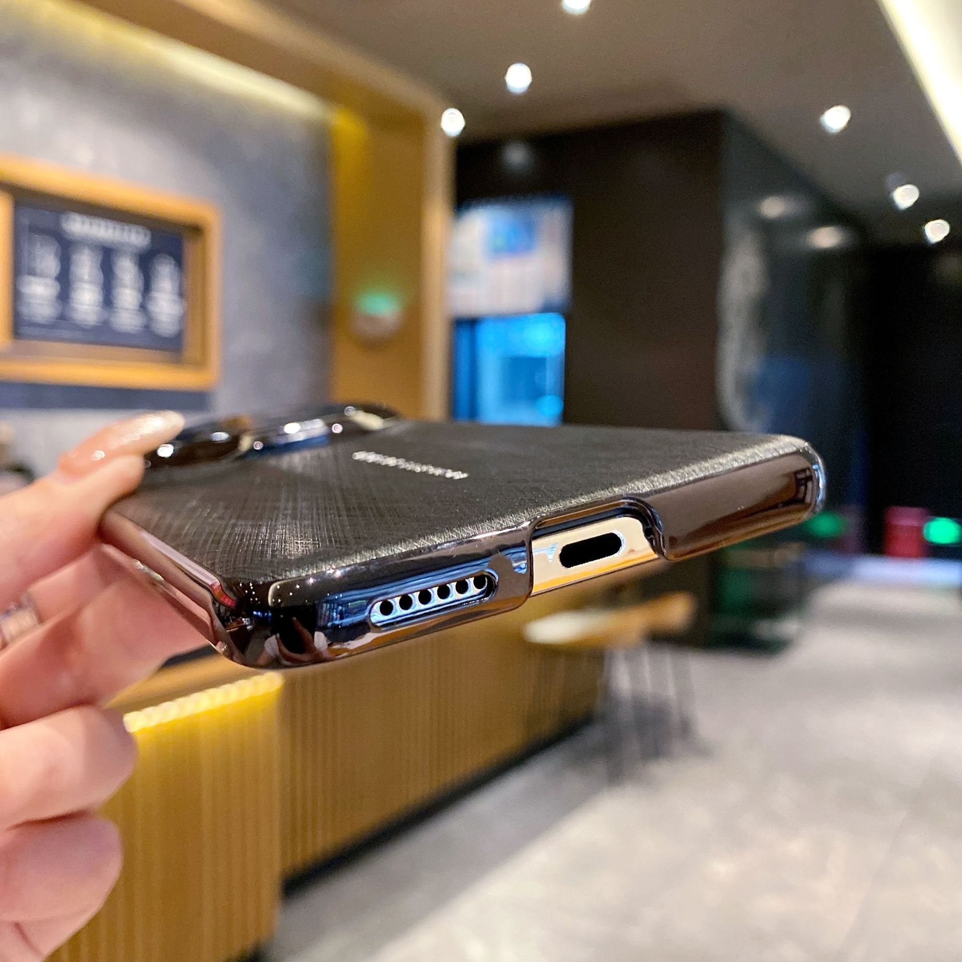 Electroplated Leather Compatible With Huawei Mate70Pro+ Gold Thread Silver Brocade Pattern Phone Case Mate70RS_voghion.com