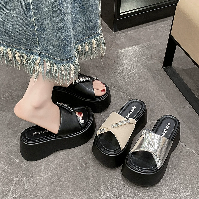 Носите модные тапочки на улице Женский 2025 Новый французский стиль высокого уровня