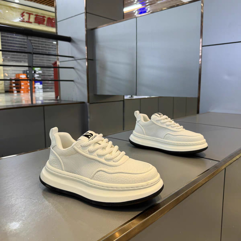 Men's Japanese-style minimalist solid color thick-soled casual shoes, 2026 new model, mesh breathable comfortable sneakers, trendy internet celebrity shoes