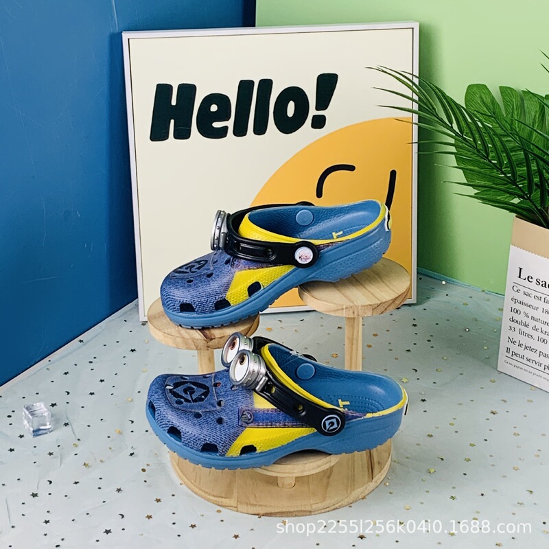 Croos Minions Glasses-Style Clogs, Kappa Family Shoes, Despicable Me Beach Closed-Toe Sandals Wholesale