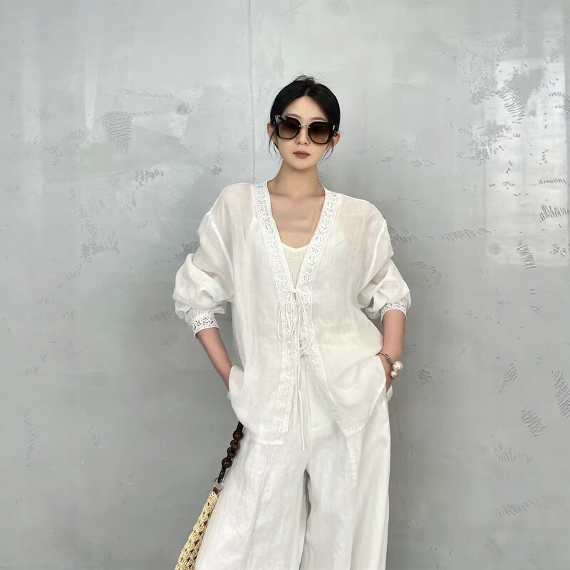 V-Neck Lace Splicing Sun Protection Shirt for Women, Summer Thin Style, Loose and Lazy Style, Long-Sleeved Shirt, Polyester Sun Protection
