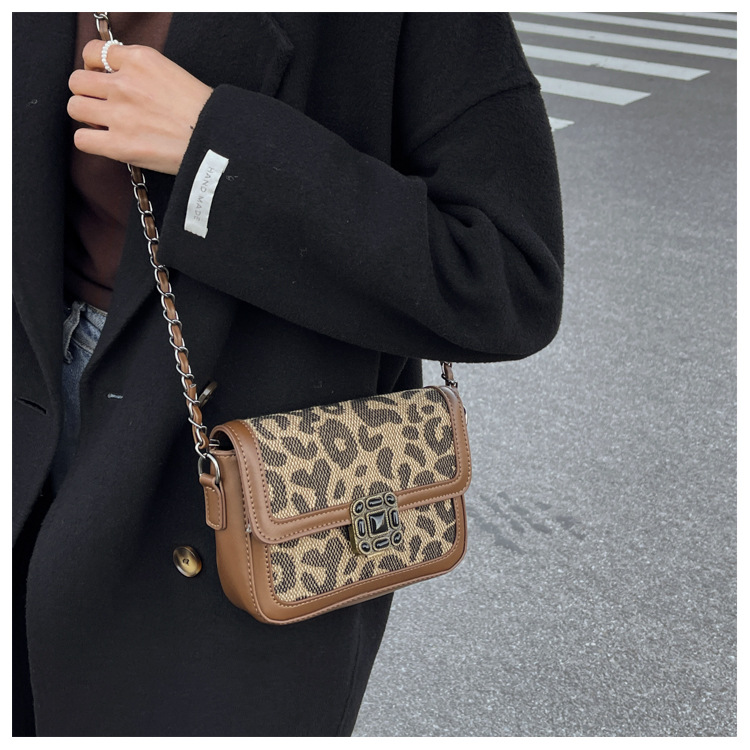 Leopard Print Small Bag Autumn And Winter Chain Bag Niche Cross-body Small Square Bag display picture 4