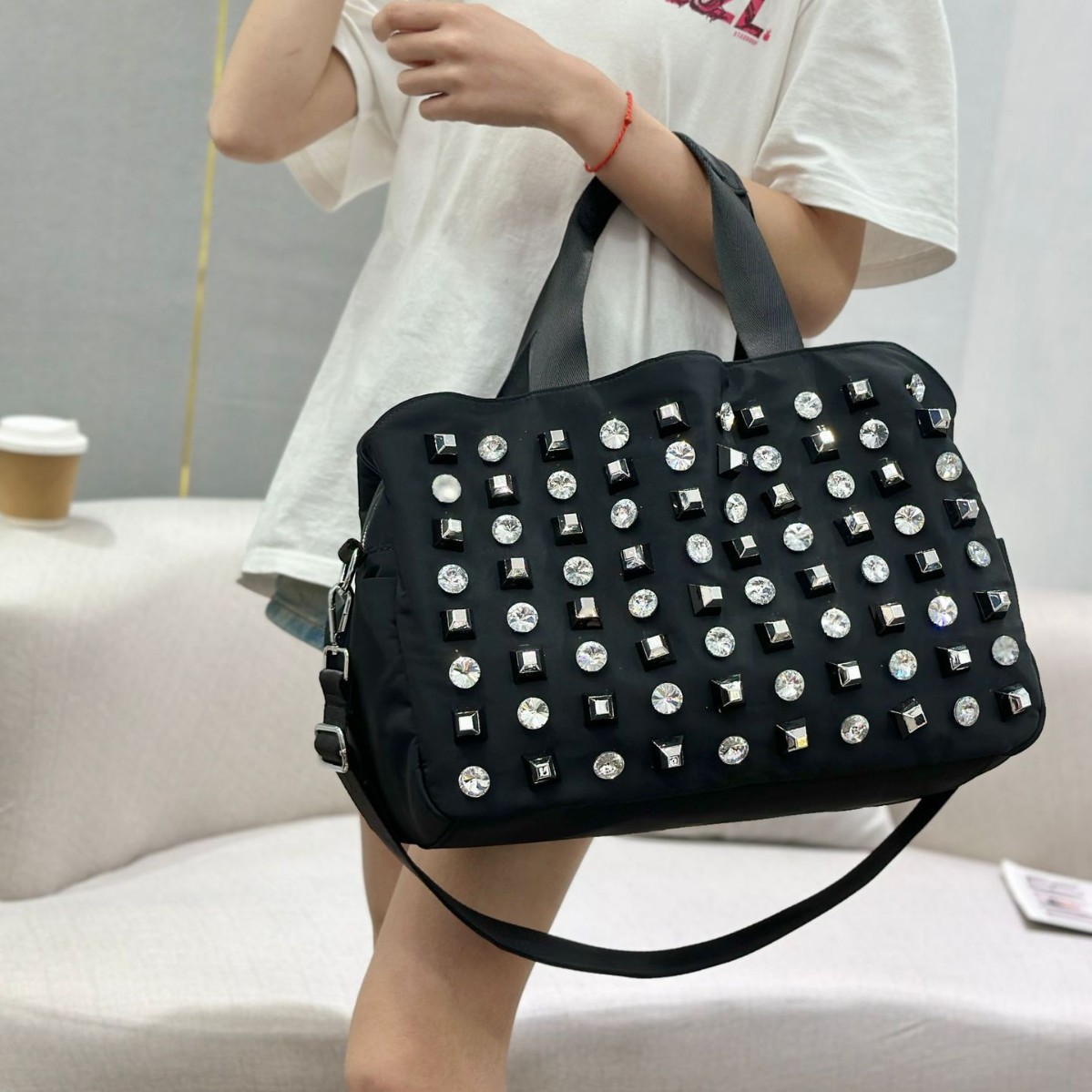 2025 Lente en zomer nieuwe golf van mode ingelegde diamanten vierkante handtas met warm stempelen grote pentagram enkele schoudertas crossbody tas_voghion.com