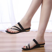 2023�ļ��¿�ˮ荛���ЬŮ�n��W�������ϕr���⴩�A�_���eŮЬ