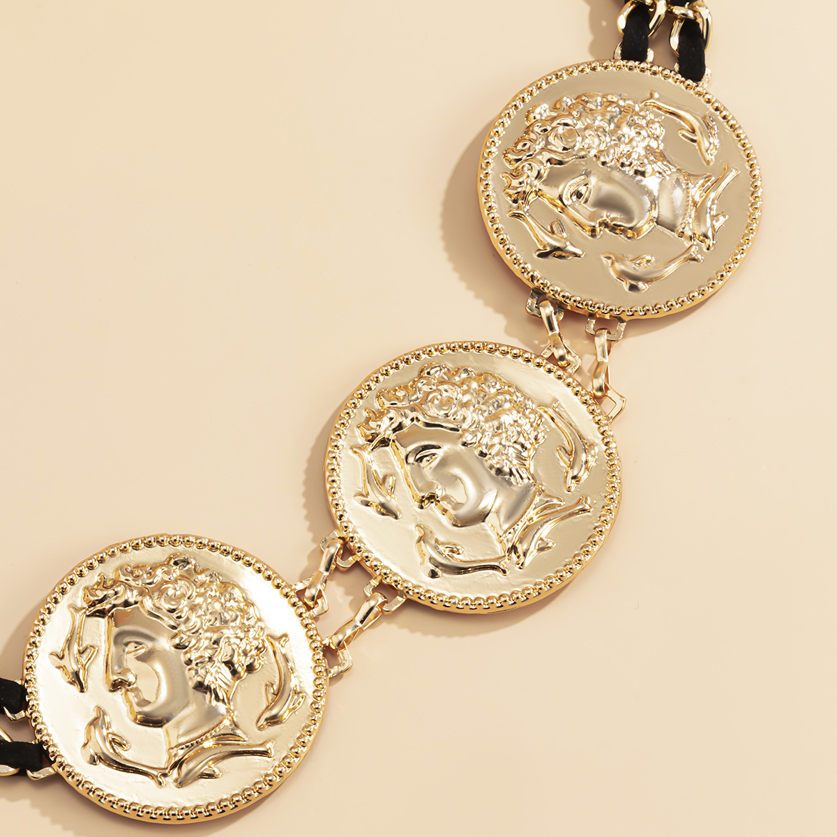 Retro Exaggerated Round Alloy Embossed Portrait Waist Chain display picture 3