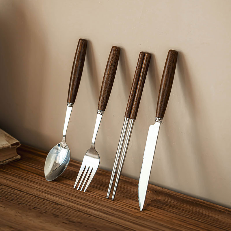 Vajilla de comida occidental retro de madera al estilo japonés, cuchillo y tenedor exquisitos, bistec, cuchillo y tenedor de pasta, palillos domésticos, cuchara pequeña