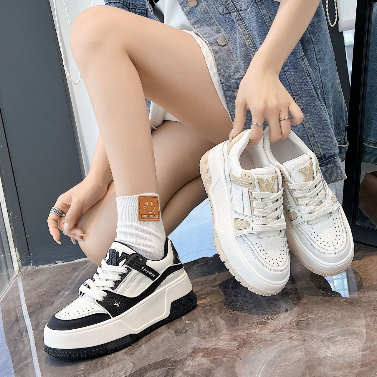 真皮小白鞋女春秋季新款厚底增高運動鞋2023早春拼色黑白休閒板鞋