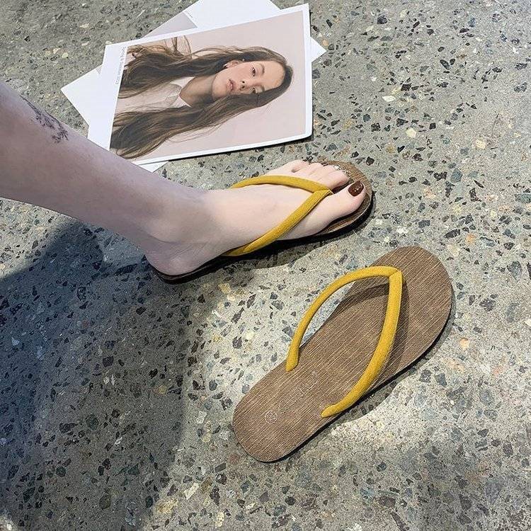 Women's Fashion Flip-Flops for Outdoor Wear, Non-Slip Bathroom Beach Sandals, Trendy Summer Slippers Women's Fashion Flip-Flops for Outdoor Wear, Non-Slip Bathroom Beach Sandals, Trendy Summer Slippers