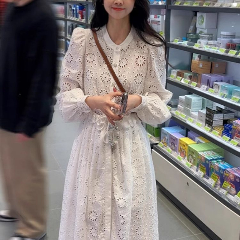 春秋新款女设计感小众镂空白色蕾丝裙法式重工长袖连衣裙套装|undefined