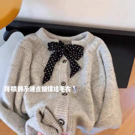 韩系秋冬款波点丝巾蝴蝶结加厚保暖全羊毛毛衣女装爱心扣针织灰色