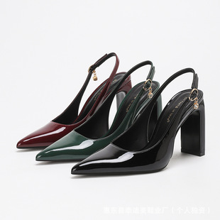 On feet& in love���^�߸�ЬŮ�n���Ըд�۰��^������Ь�S��ֱ�N